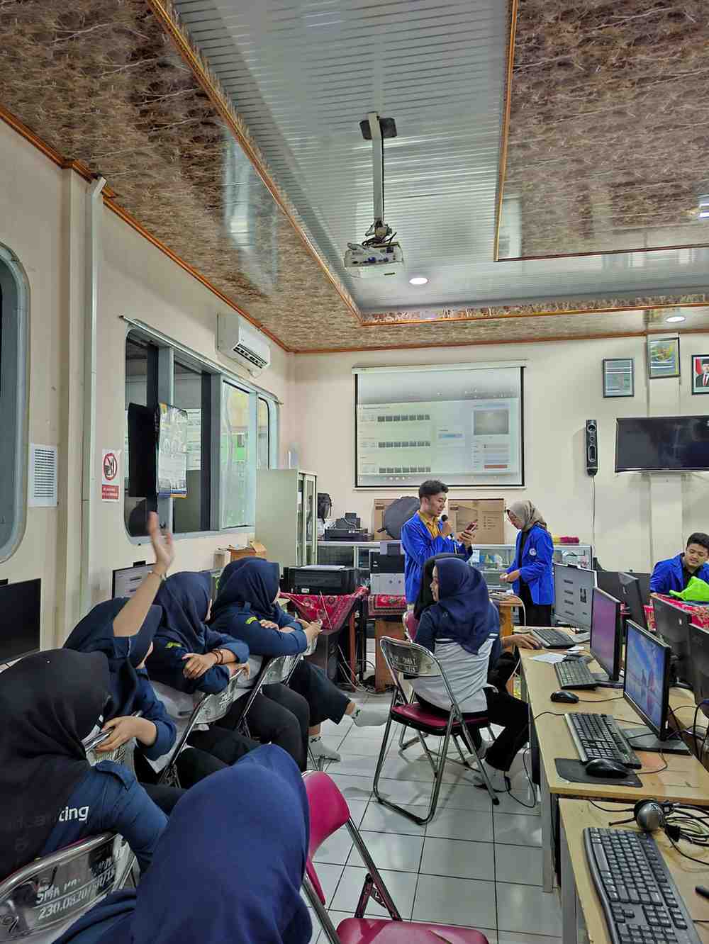 GOES TO SCHOOL BATCH 2